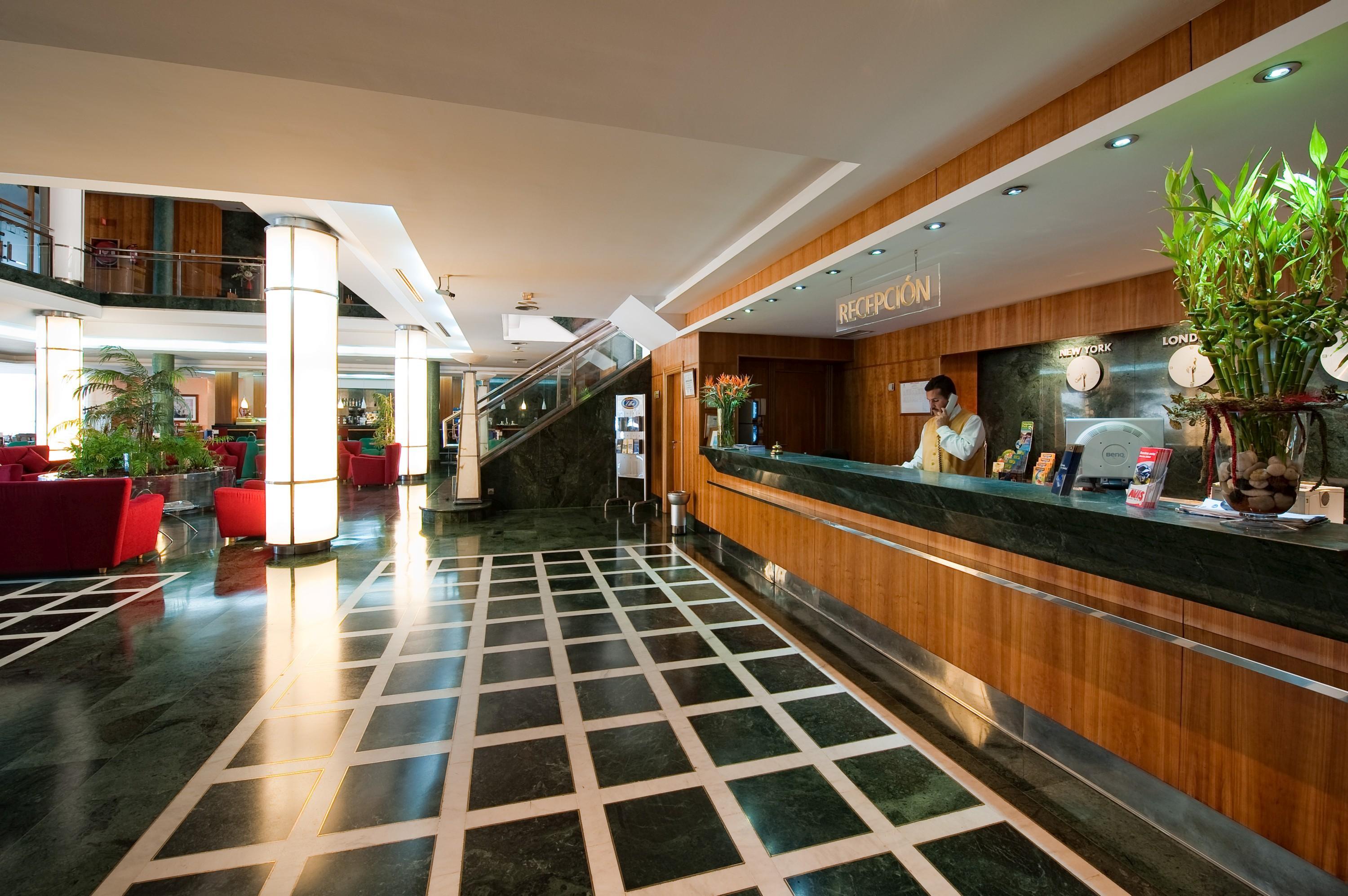 Elba Vecindario Aeropuerto Business & Convention Hotel ภายนอก รูปภาพ