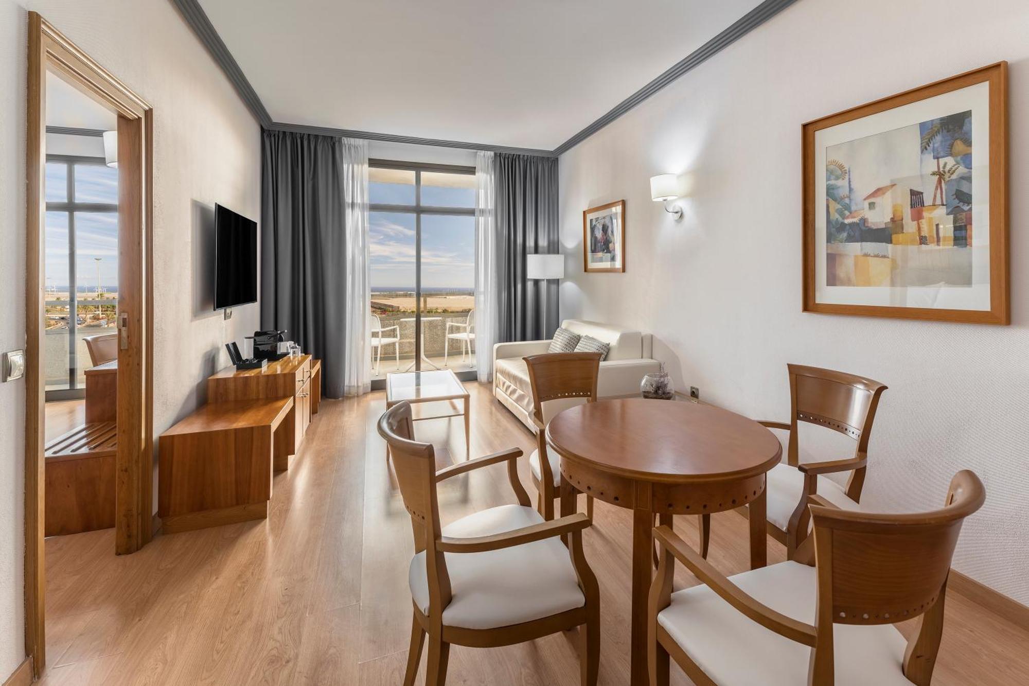 Elba Vecindario Aeropuerto Business & Convention Hotel ภายนอก รูปภาพ